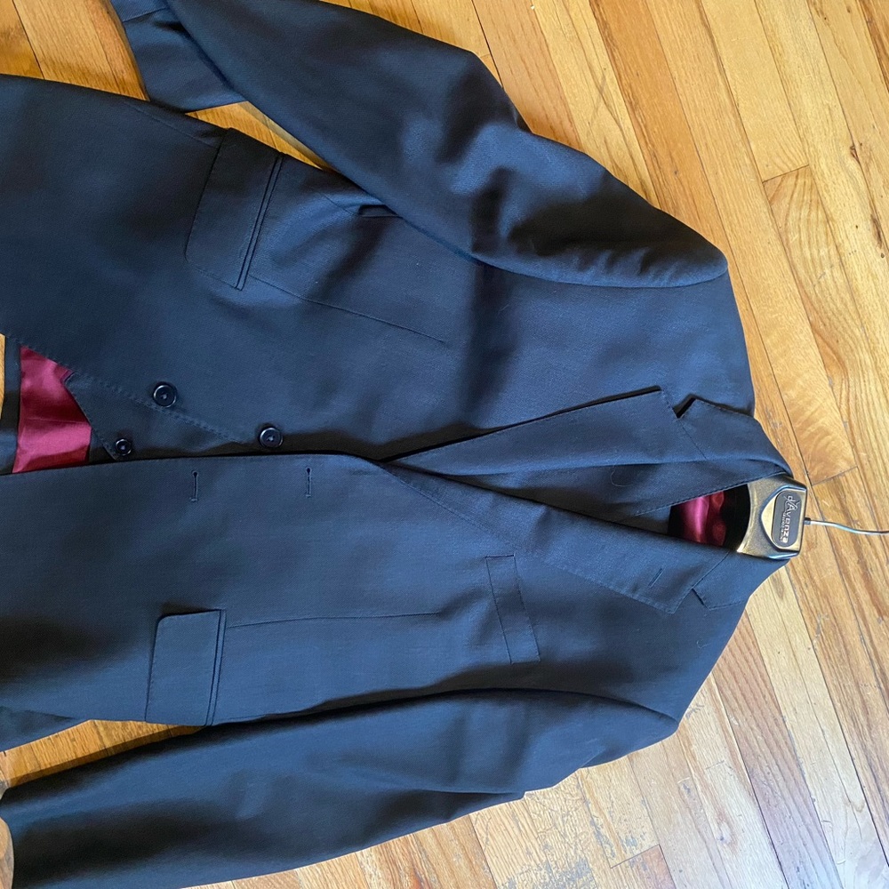 Three piece suit - Picture 2 of 12